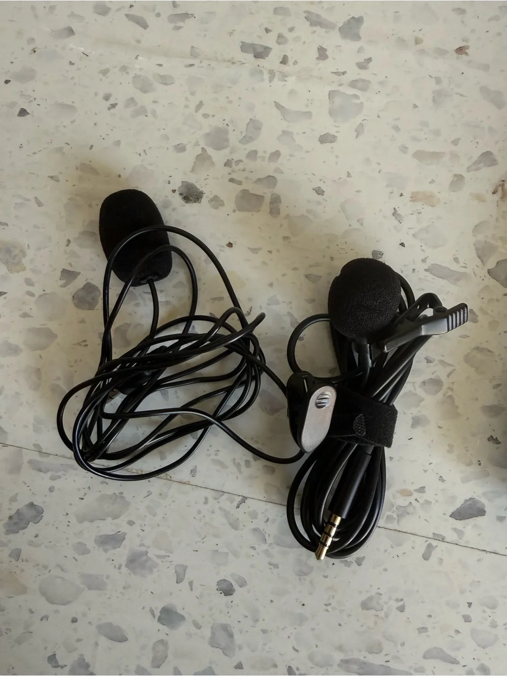 Wired Clip-On Lavalier Microphone - Black